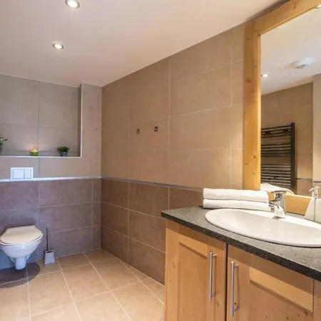 Superbe 3 Chambres, Balcon, Parking Couvert A - Fr-1-291-866 *